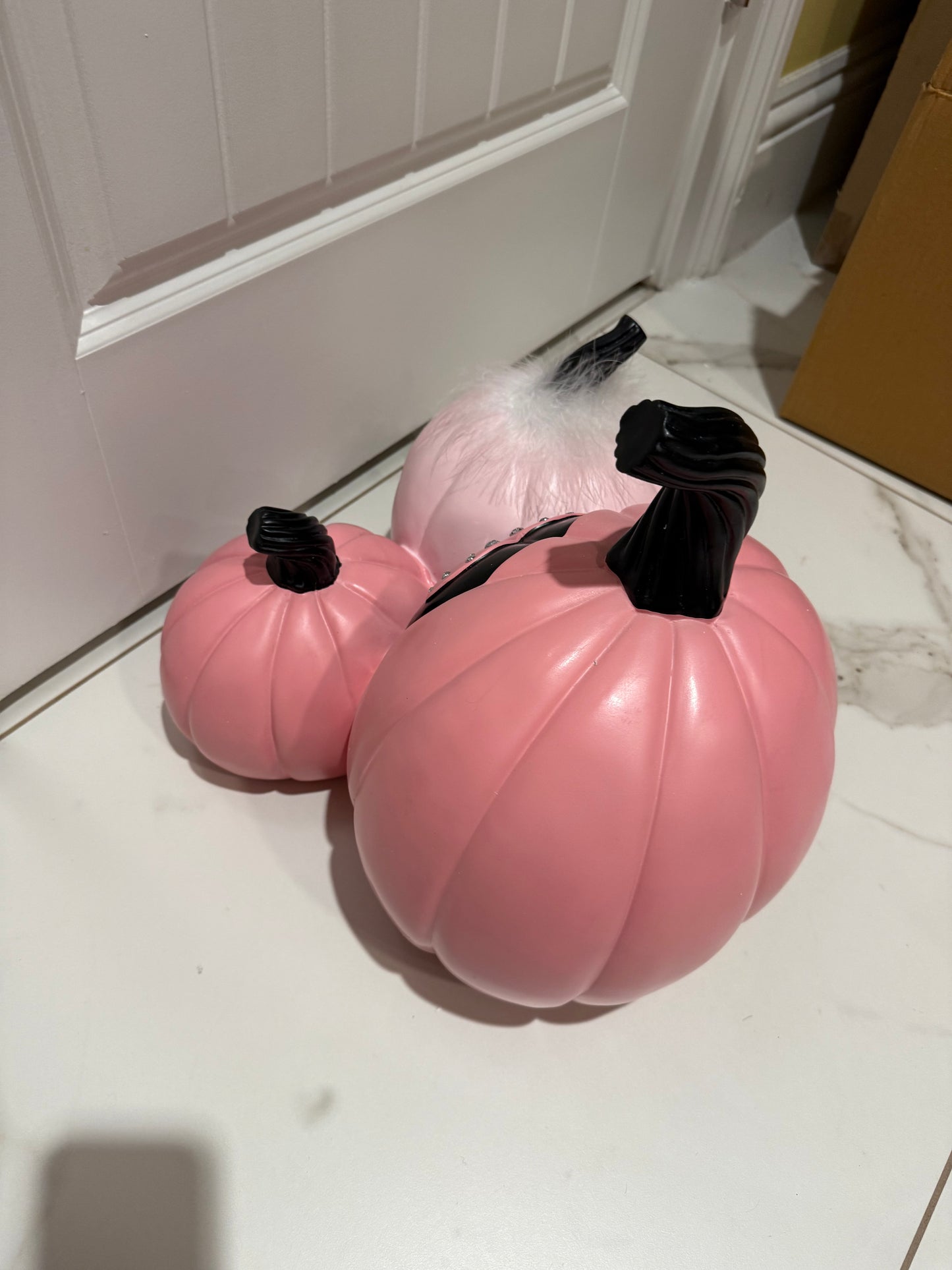 New! Boo Ville Pink Pumpkin Trio Figurine